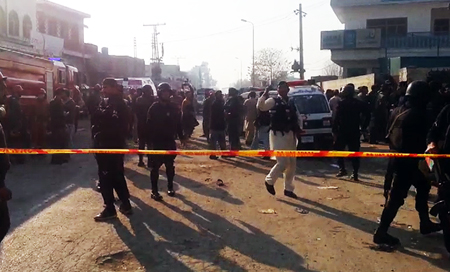 ataque suicida en pakistan Más de diez muertos en un ataque suicida cerca de un tribunal en Pakistán